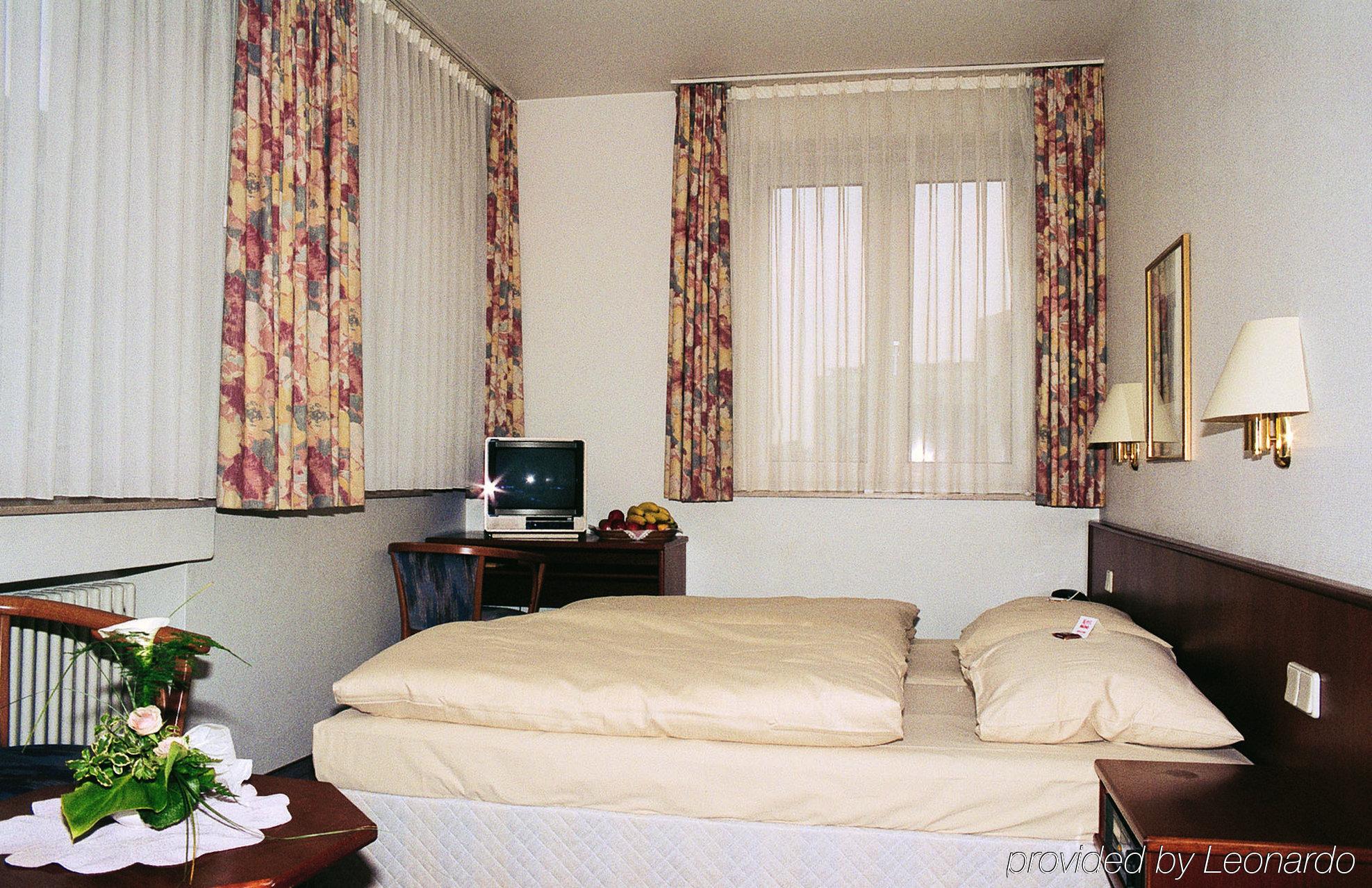 雷斯登斯酒店 杜塞尔多夫 客房 照片